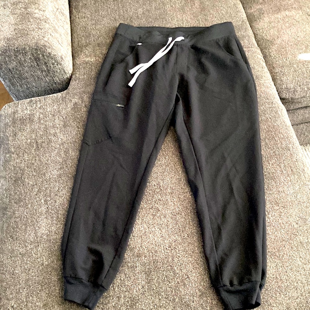 FIGS Jogger Scrub Pants with tie waist
